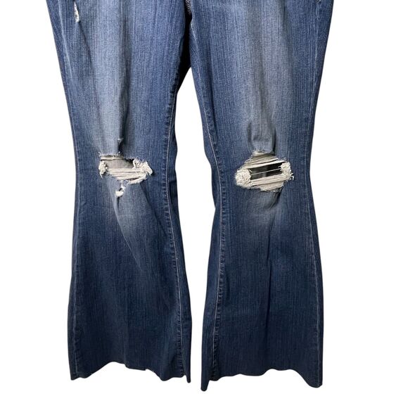 Torrid Perfect Super Flare Vintage Stretch Jeans Sz 16T Distressed Blue Jeans - Picture 4 of 15
